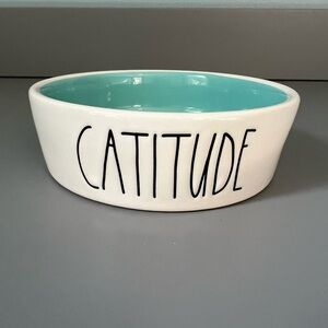 EUC Cat Water or Food Bowl